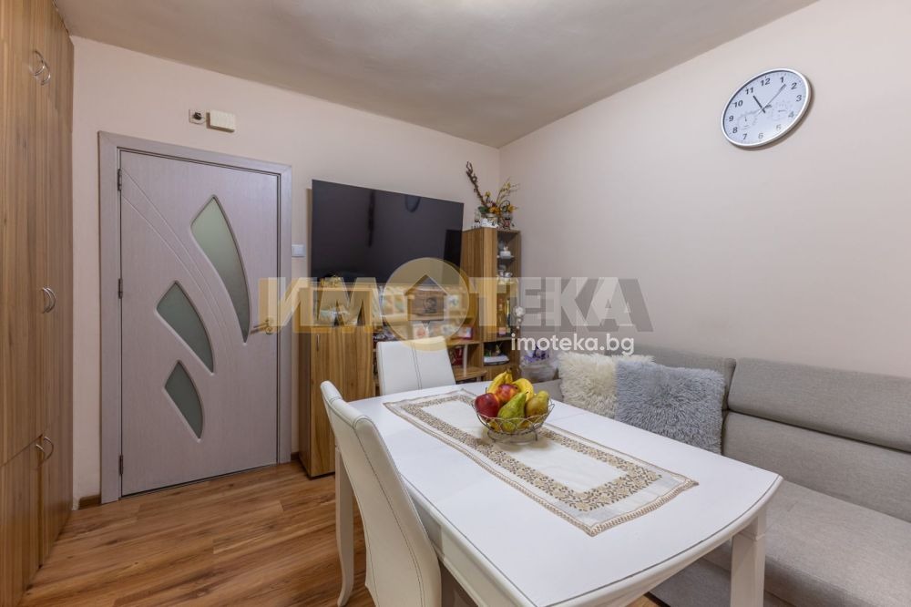 Продава 3-СТАЕН, гр. Варна, Зимно кино Тракия, снимка 2 - Апартаменти - 54589447