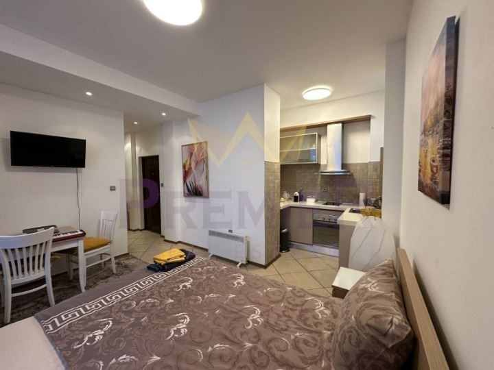 Продава 4-СТАЕН, гр. София, Център, снимка 2 - Апартаменти - 54036155