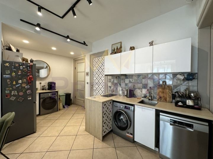 Продава 4-СТАЕН, гр. София, Център, снимка 10 - Апартаменти - 54036155