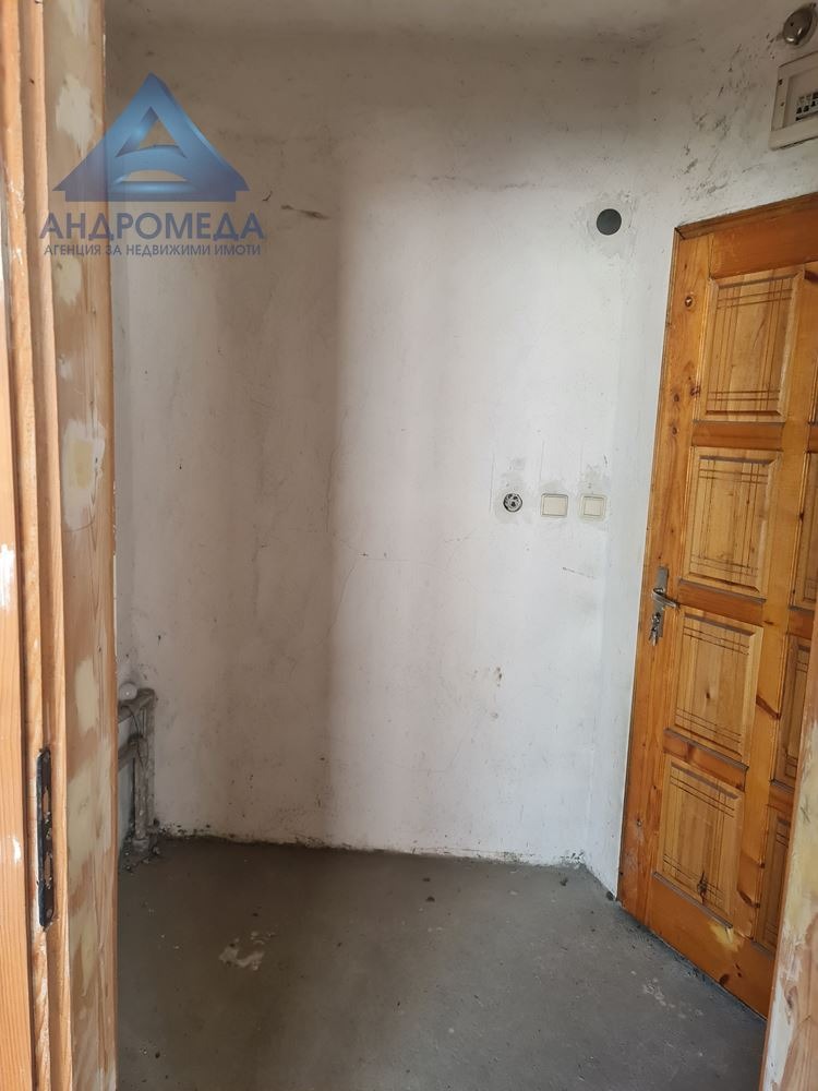 Продава  2-стаен град Плевен , Широк център , 82 кв.м | 27364902 - изображение [9]