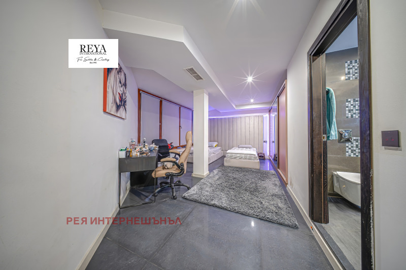 Продава МНОГОСТАЕН, гр. София, ж.гр.Южен парк, снимка 14 - Апартаменти - 52319251