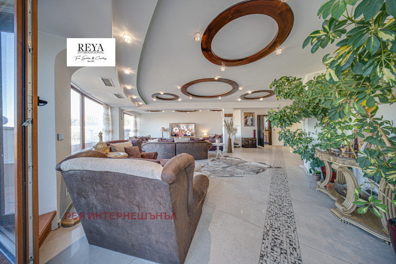 Продава МНОГОСТАЕН, гр. София, ж.гр.Южен парк, снимка 2 - Апартаменти - 52319251