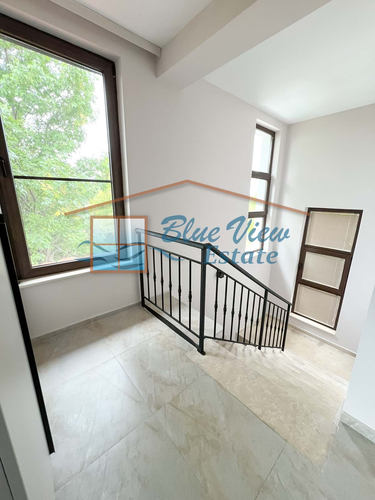 Продава КЪЩА, гр. Балчик, област Добрич, снимка 10 - Къщи - 54165645