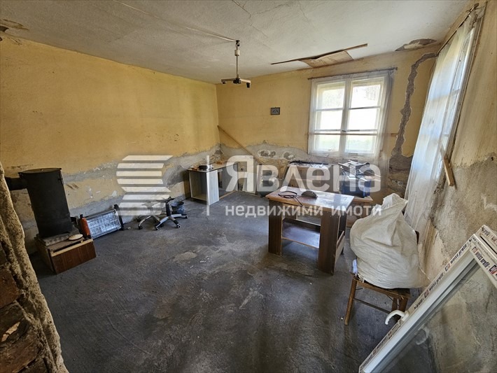 Продава КЪЩА, с. Големо Бучино, област Перник, снимка 6 - Къщи - 54059437