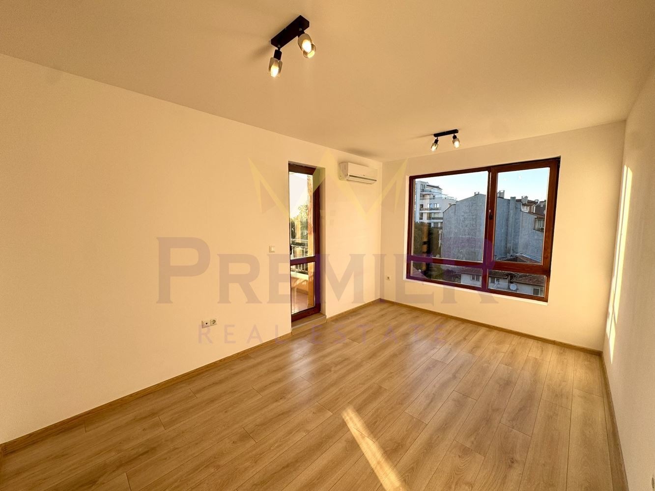 Продава 3-СТАЕН, гр. Варна, Център, снимка 9 - Апартаменти - 56339792