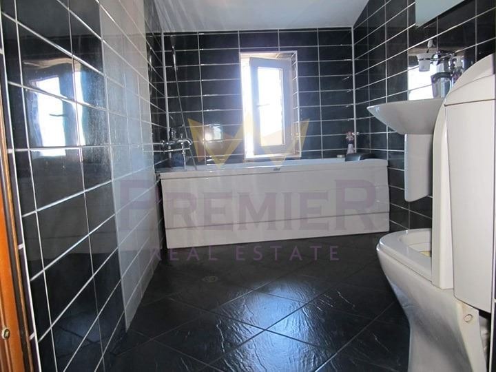 Продава МНОГОСТАЕН, гр. Варна, Център, снимка 8 - Апартаменти - 52719368