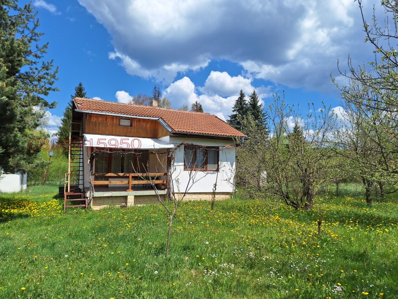 Продава ВИЛА, м-т Мечката, област София област