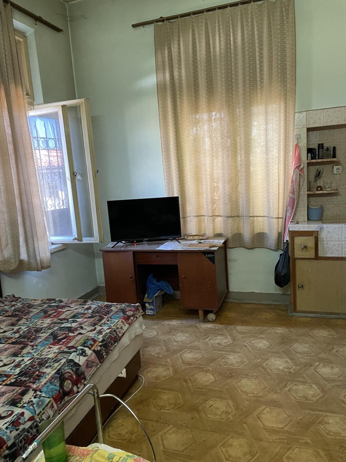 Продава ЕТАЖ ОТ КЪЩА, гр. Пловдив, Център, снимка 5 - Етаж от къща - 54589881
