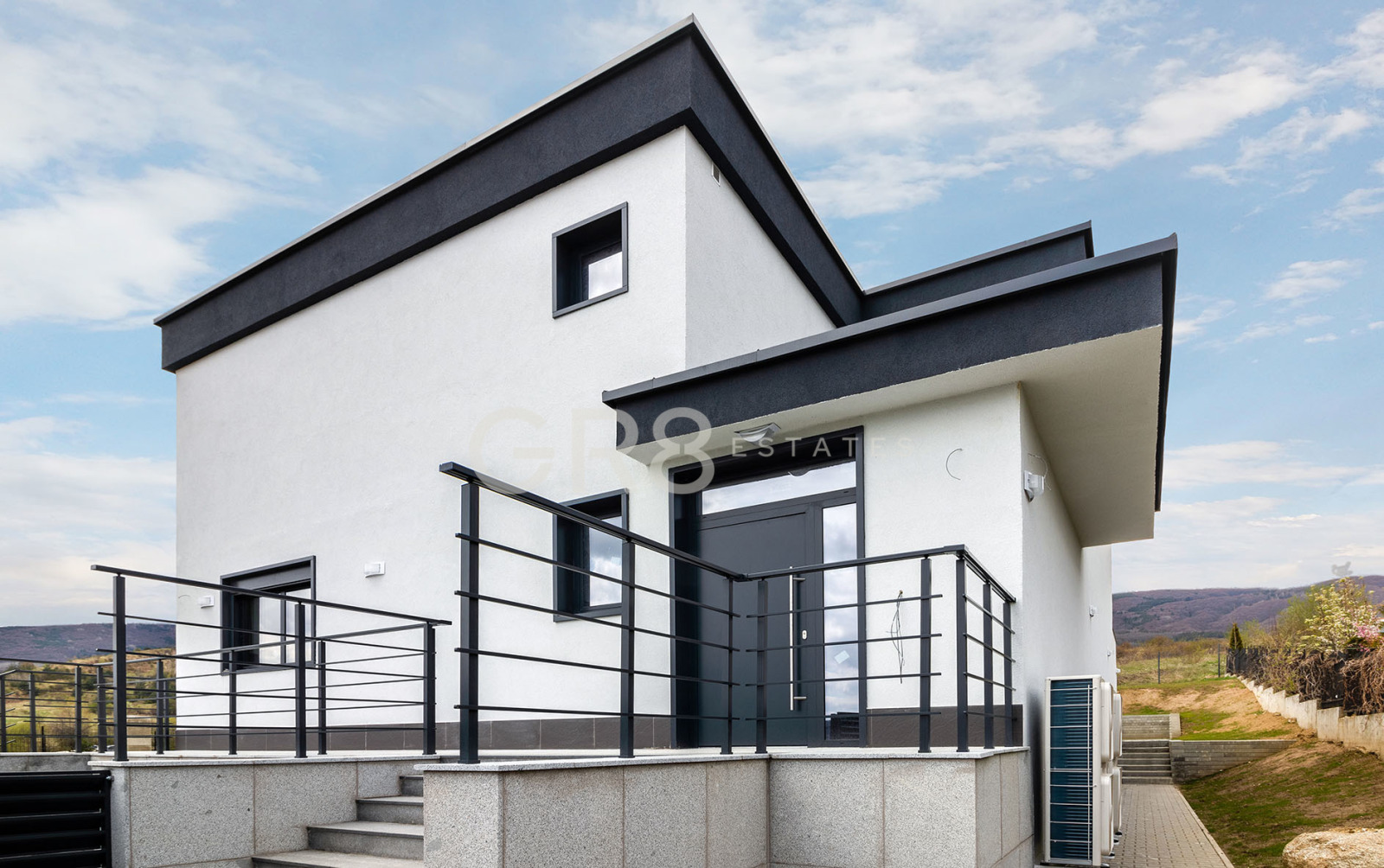 Продава КЪЩА, гр. София, с. Бистрица, снимка 2 - Къщи - 55399452