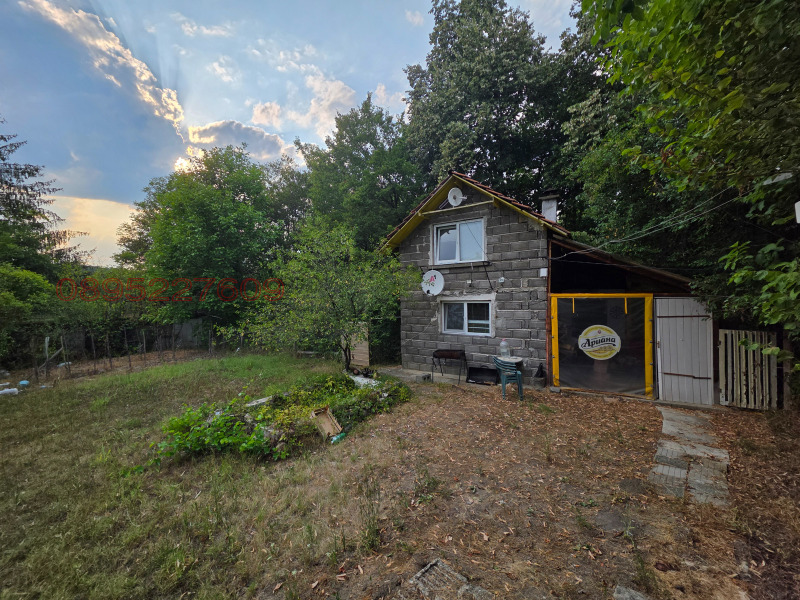 Продава ВИЛА, с. Върбешница, област Враца