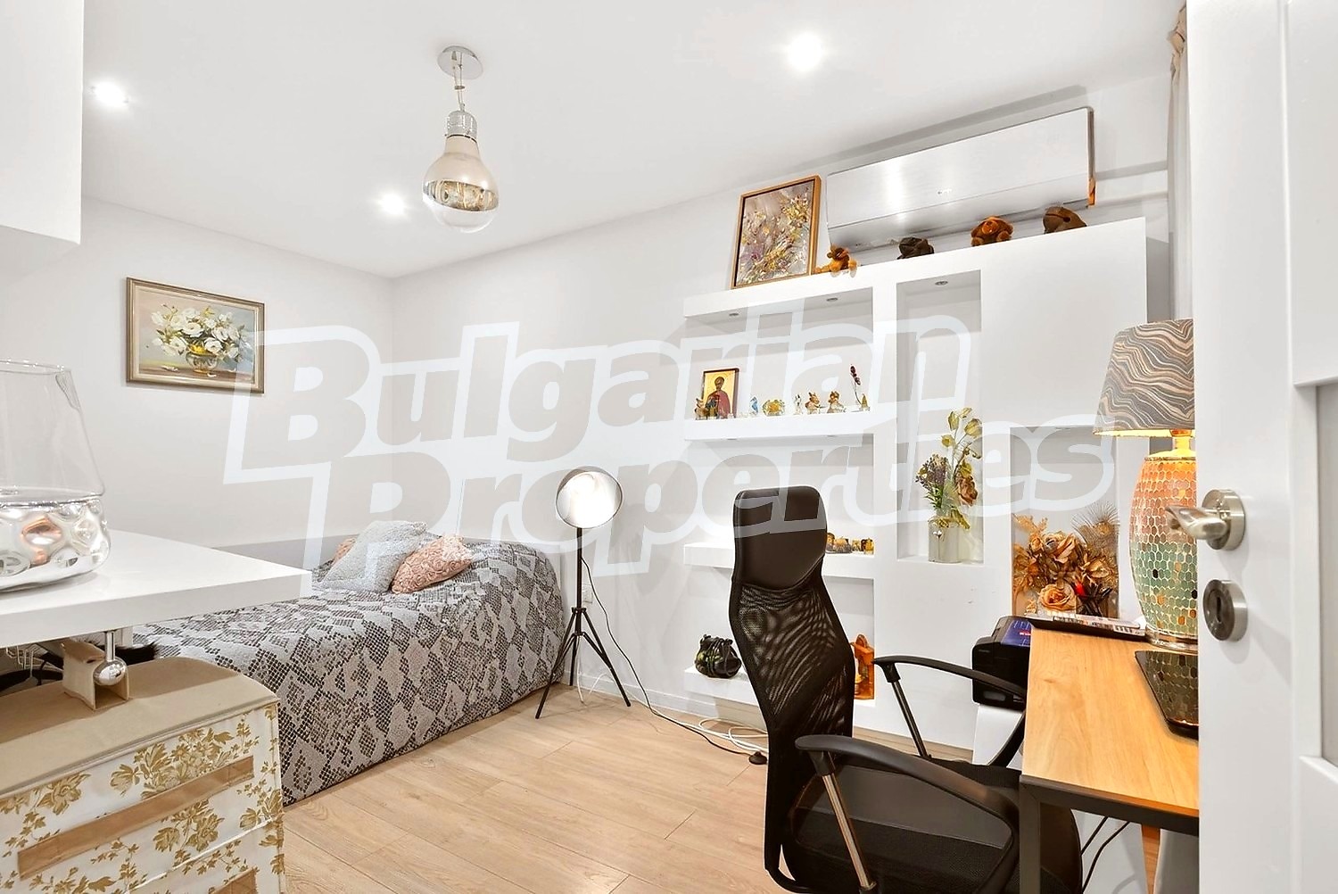 Продава КЪЩА, гр. Варна, Колхозен пазар, снимка 3 - Къщи - 55588908