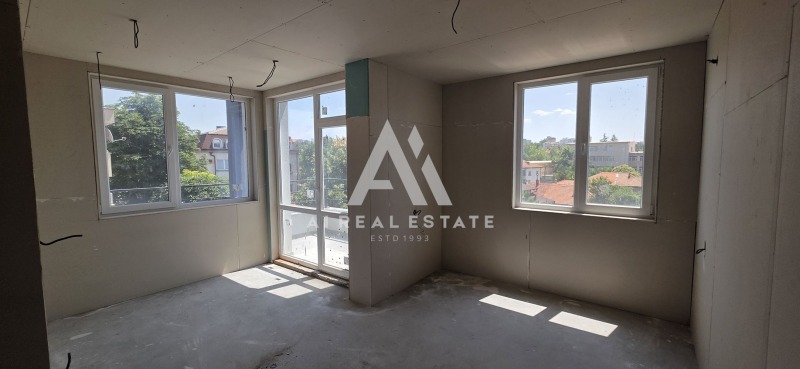 Продава 3-СТАЕН, гр. Плевен, Широк център, снимка 3 - Апартаменти - 52637101