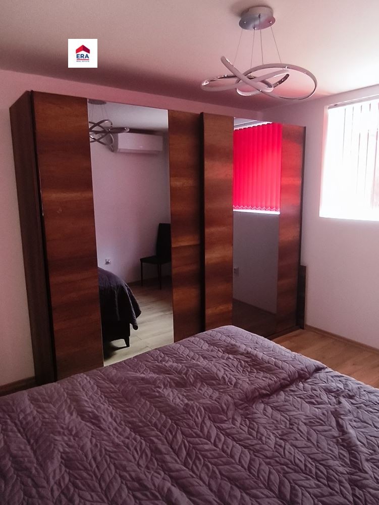 Продава ЕТАЖ ОТ КЪЩА, гр. Пловдив, Център, снимка 4 - Етаж от къща - 54040834