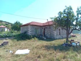 Продажба на имоти в с. Калоянци, област Кърджали - изображение 2 