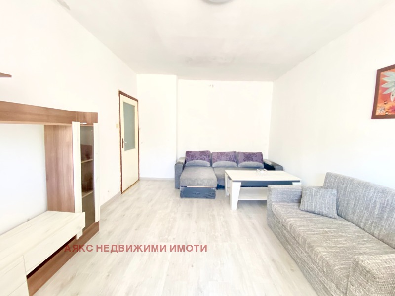 In vendita  Studio Sofia , Krasna poliana 2 , 50 mq | 90590584