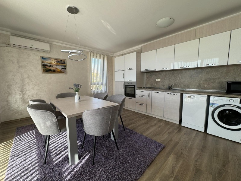 Продава 3-СТАЕН в град Шумен, Пазара - 133 кв.м / 239 700 € » 468 812.45 лв., ЮЖЕН БРЯГ 6 ЕООД