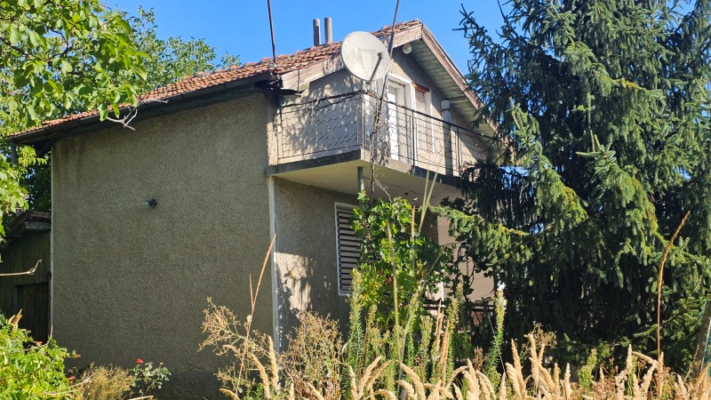 Продава ВИЛА в град Разград, Промишлена зона - Запад - 54 кв.м / 55 000 € » 107 570.65 лв., РОС -НЕДВИЖИМИ ИМОТИ