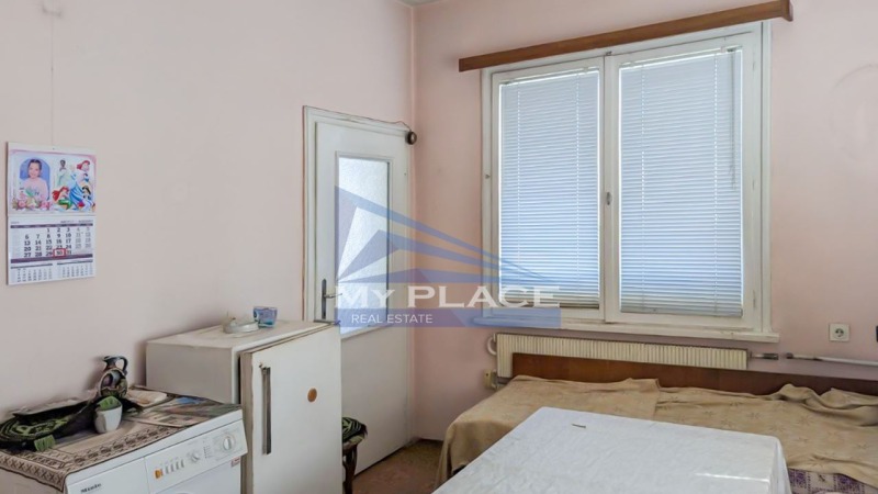 Продава  3-стаен град Шумен , Център , 79 кв.м | 83297436