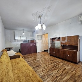 1 dormitor Vladislav Varnenciic 1, Varna