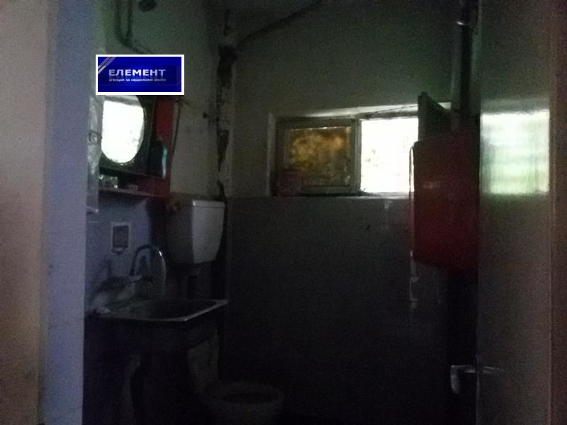 Продава ЕТАЖ ОТ КЪЩА, гр. Пловдив, Гагарин, снимка 9 - Етаж от къща - 52381965