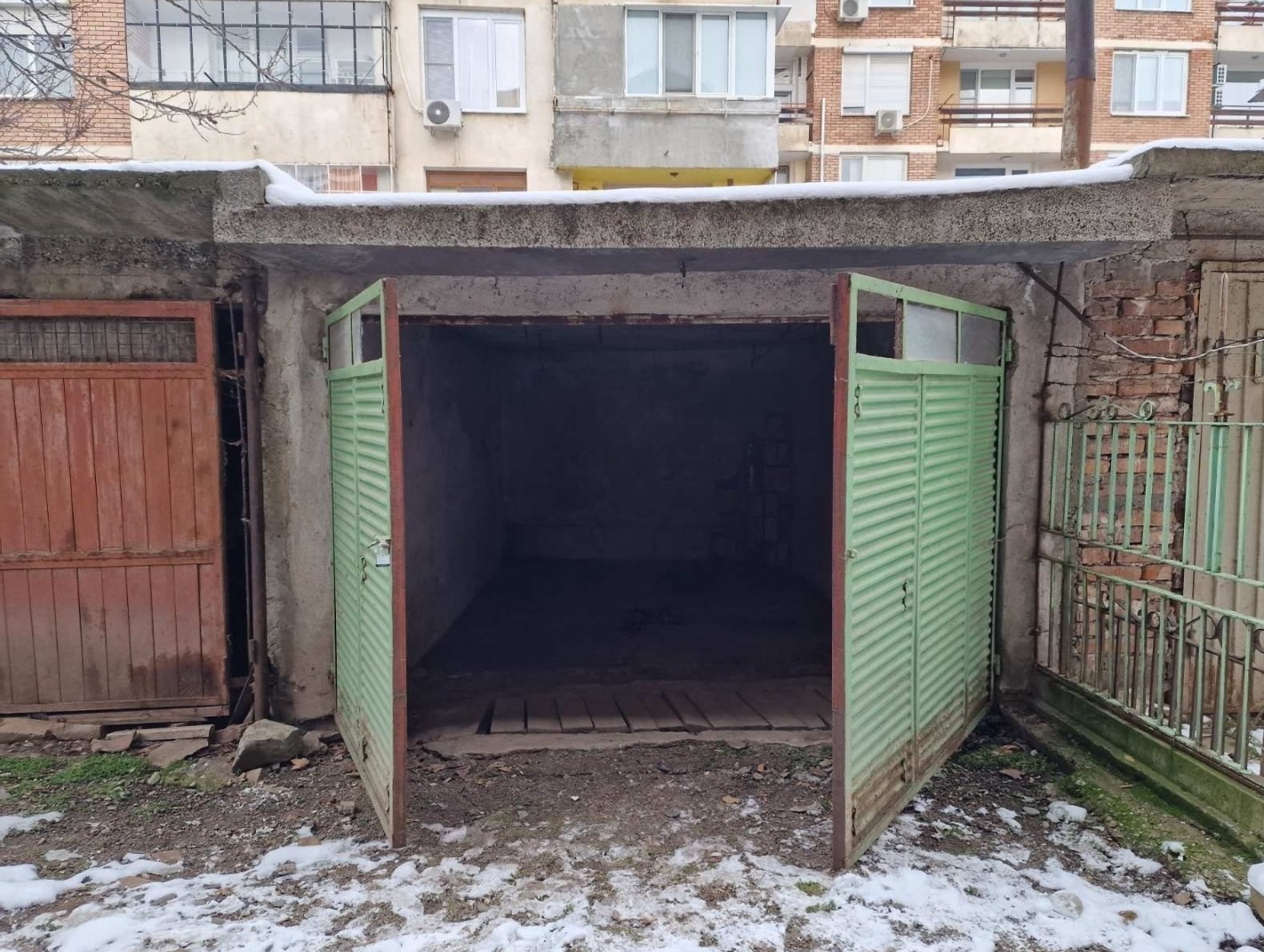 Продава ГАРАЖ, ПАРКОМЯСТО, гр. Монтана, Идеален център, снимка 2 - Гаражи и паркоместа - 55721540