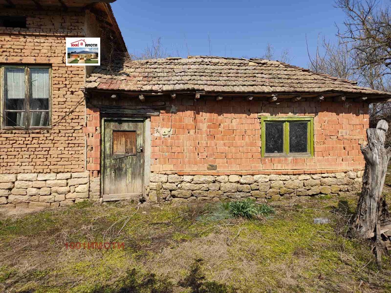 Продава КЪЩА, с. Изворово, област Добрич, снимка 10 - Къщи - 45302691
