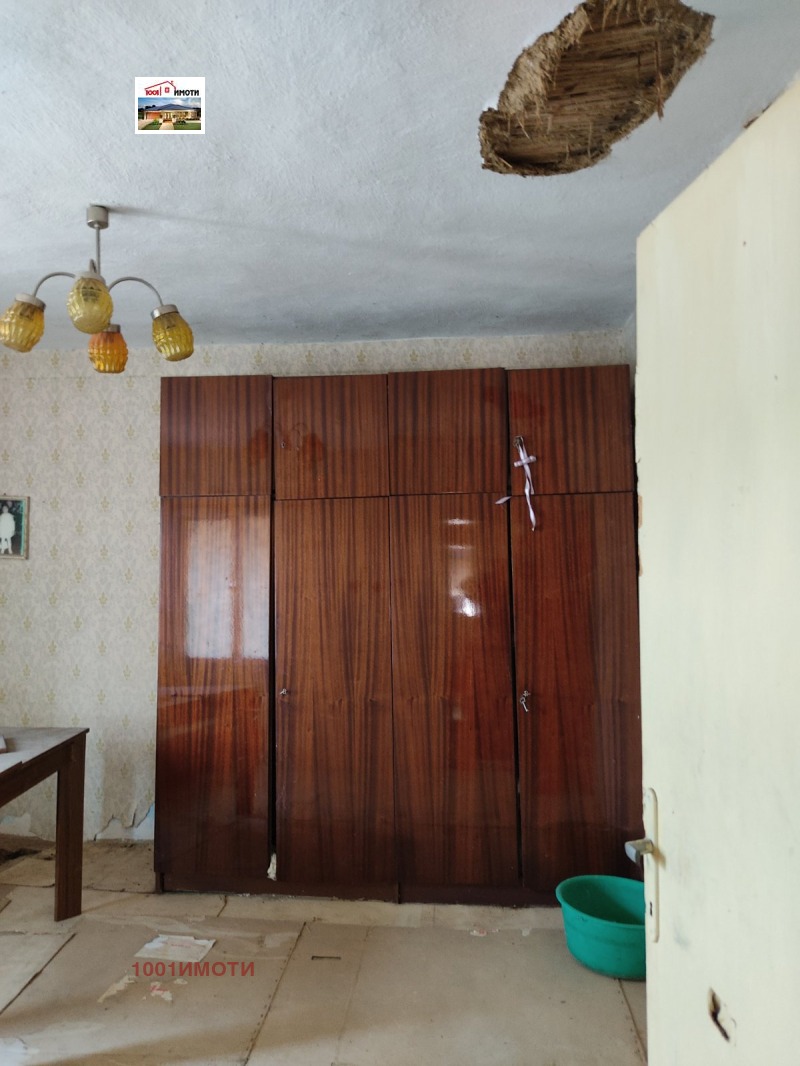 Продава КЪЩА, с. Изворово, област Добрич, снимка 7 - Къщи - 45302691