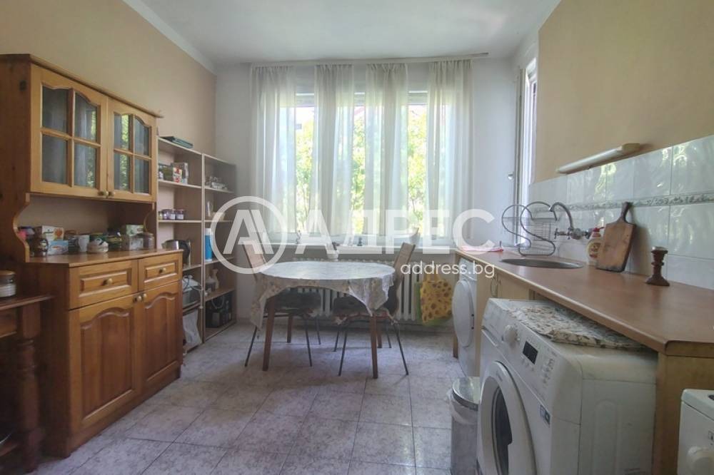 Продава ЕТАЖ ОТ КЪЩА, гр. София, Оборище, снимка 9 - Етаж от къща - 54912608