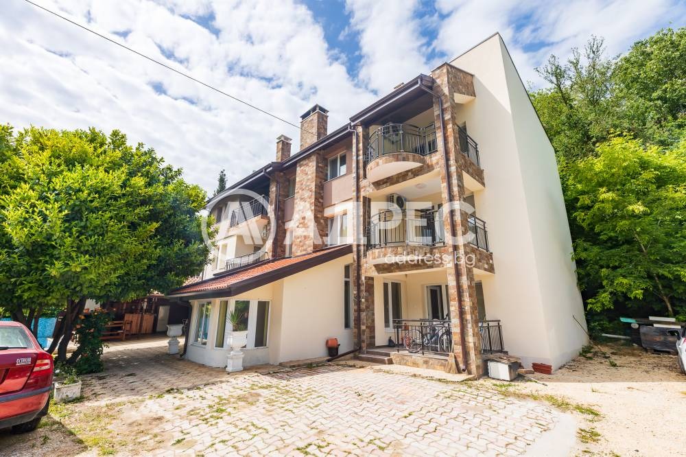 Продава ХОТЕЛ, гр. Каварна, област Добрич