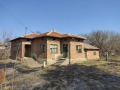 Продава КЪЩА, с. Изворово, област Добрич, снимка 2 - Къщи - 45302691