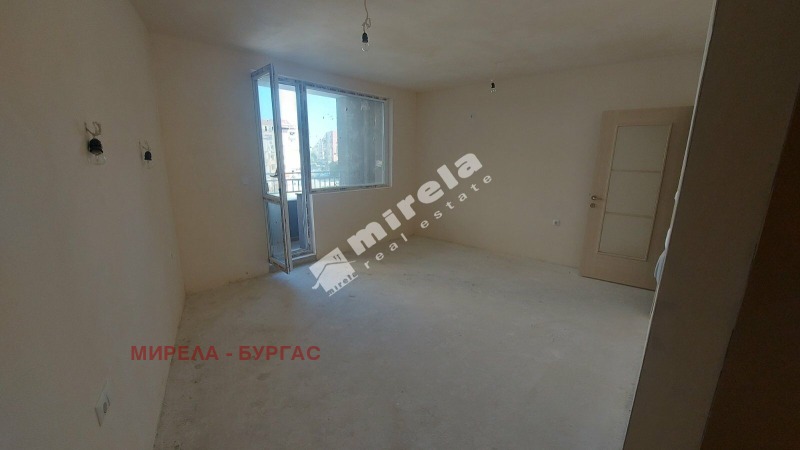 En venta  Estudio Burgas , Meden rudnik - zona A , 44 metros cuadrados | 37723633