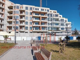 Продажба на четеристайни апартаменти в град Бургас — страница 2 - изображение 16 