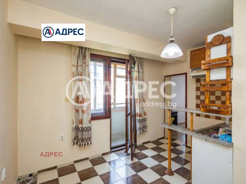 Продава 3-СТАЕН, гр. Варна, Лятно кино Тракия, снимка 3 - Aпартаменти - 46660238