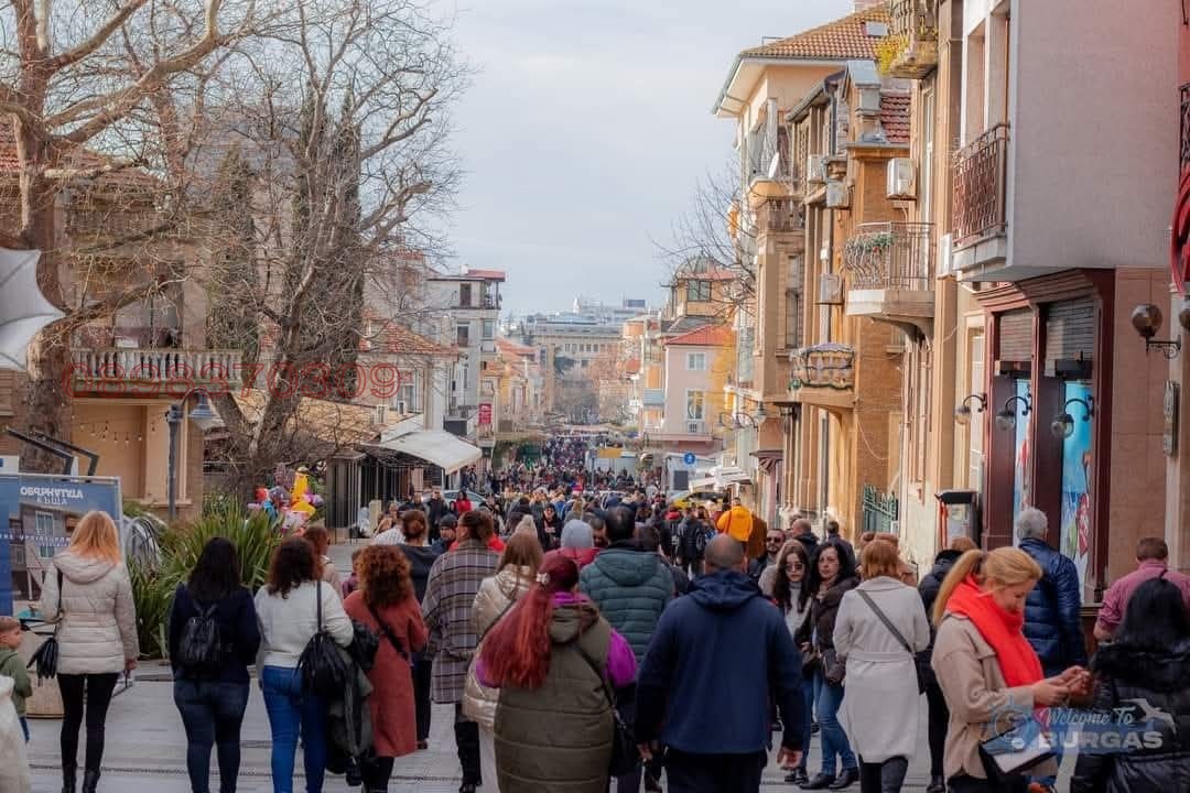 Продава 1-СТАЕН, гр. Бургас, Център, снимка 2 - Апартаменти - 53880534