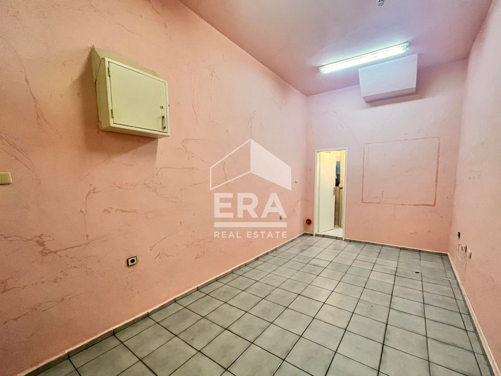 Продава ОФИС, гр. Русе, Център, снимка 3 - Офиси - 54105170