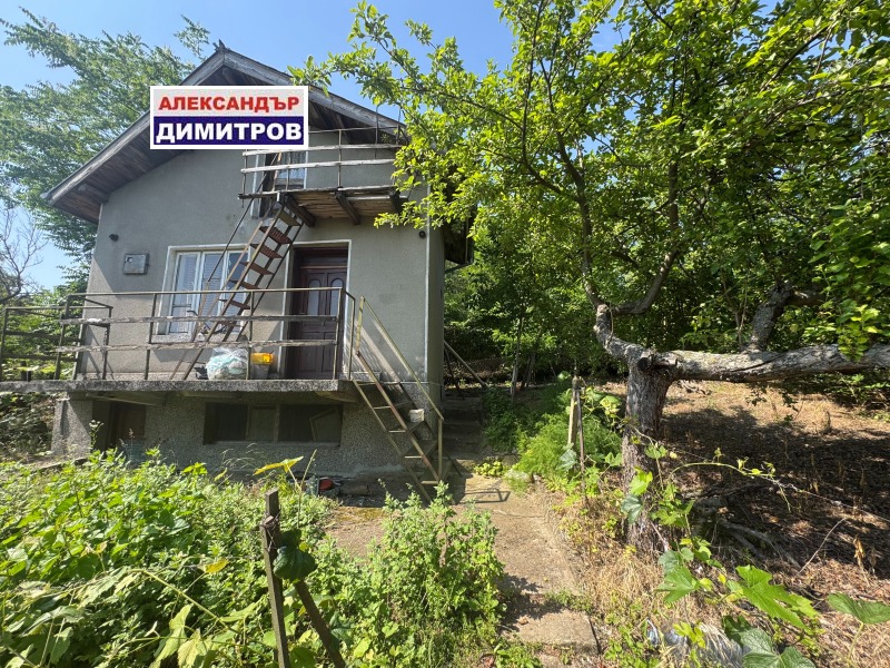 Продава ВИЛА в град Русе, в.з. Касева Чешма - 30 кв.м / 13 000 € » 25 425.79 лв., АЛЕКСАНДЪР ДИМИТРОВ-НЕДВИЖИМИ ИМОТИ