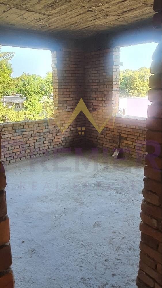 Продава ЕТАЖ ОТ КЪЩА, гр. Пловдив, Прослав, снимка 11 - Етаж от къща - 54123933