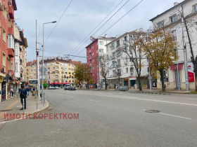 affär Centar, Sofia 1