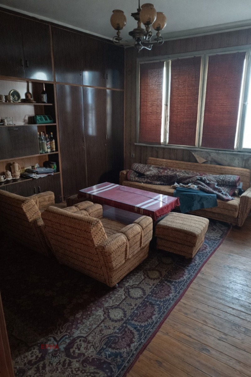 Продава ЕТАЖ ОТ КЪЩА в град Хасково, Промишлена зона - Изток - 110 кв.м / 77 000 € » 150 598.91 лв., ЕРНА