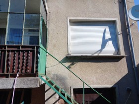 Продава  Етаж от къща, гр. Троян