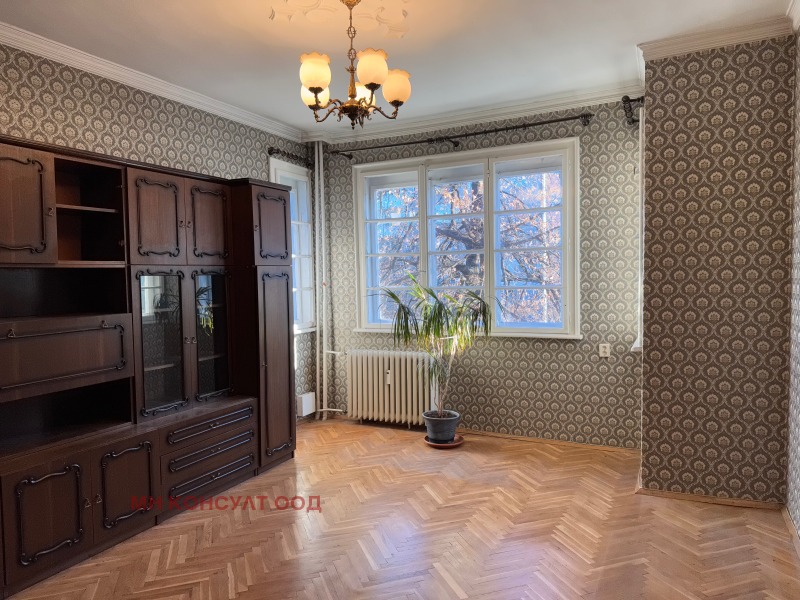 En venta  2 dormitorios Sofia , Tsentar , 140 metros cuadrados | 47359910