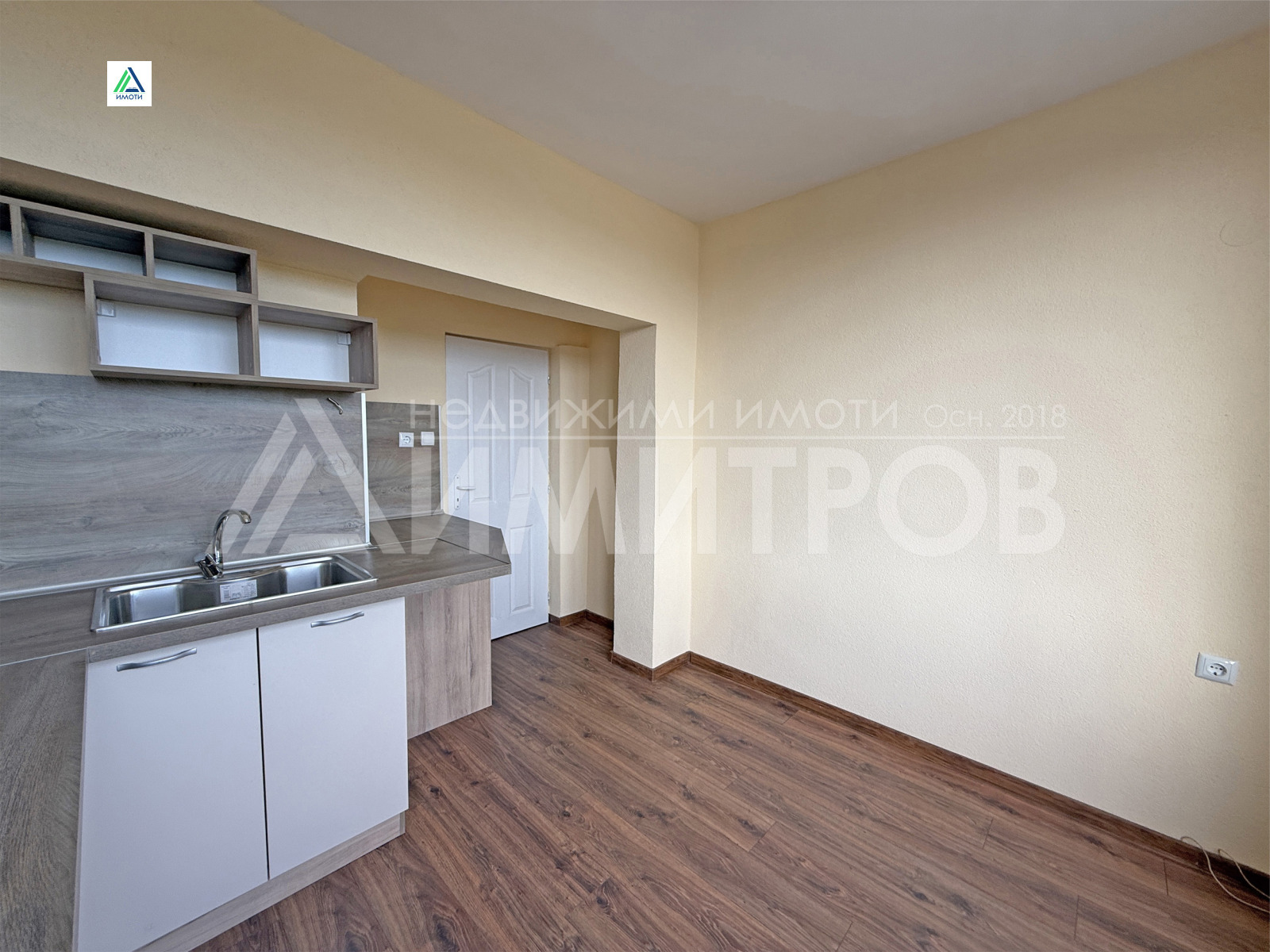 Продава 2-СТАЕН, гр. Нови пазар, област Шумен, снимка 2 - Апартаменти - 55234350