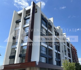 1 quarto Trakiia, Plovdiv