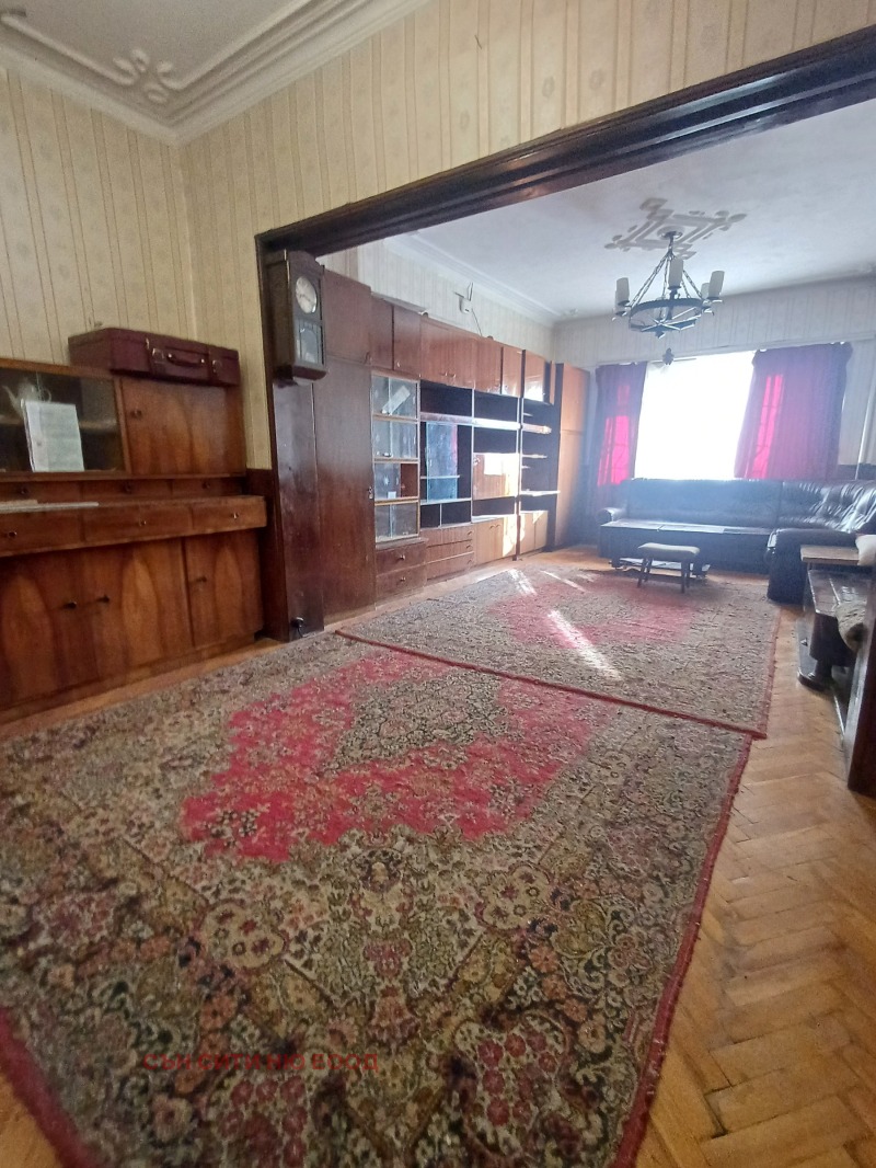 Продава 3-СТАЕН, гр. София, Център, снимка 2 - Апартаменти - 52797711