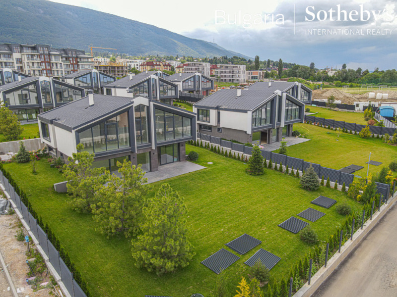 Till salu  Hus Sofia , Dragalevci , 346 kvm | 25302966