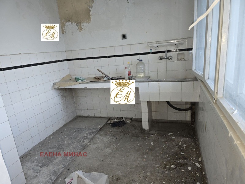 Продава 4-СТАЕН, гр. Шумен, Център, снимка 2 - Апартаменти - 52748805