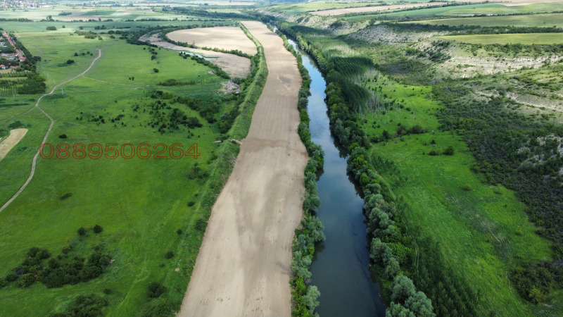 Продава ЗЕМЕДЕЛСКА ЗЕМЯ, с. Долна Студена, област Русе