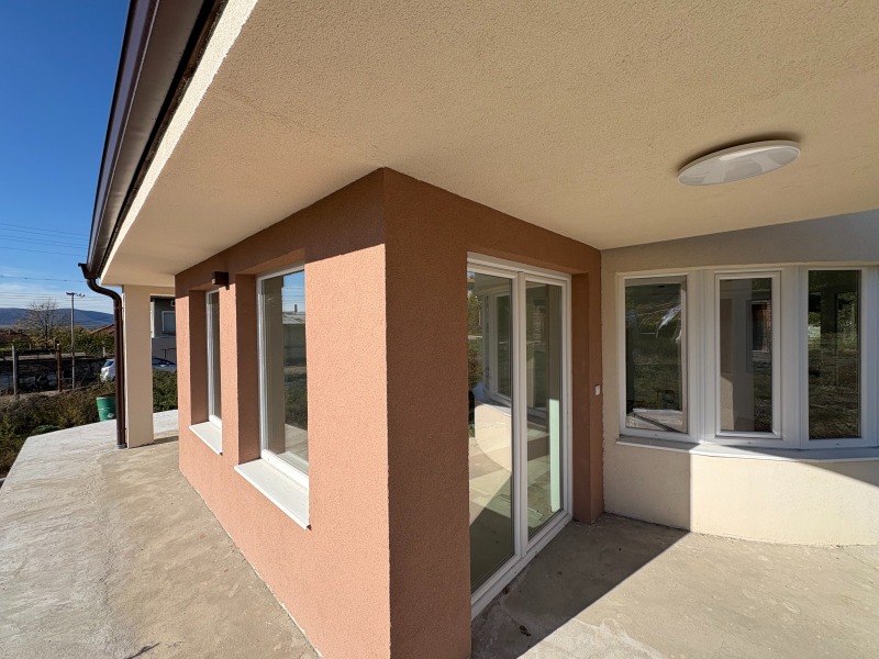 Продава КЪЩА, с. Хан Крум, област Шумен, снимка 2 - Къщи - 48704277