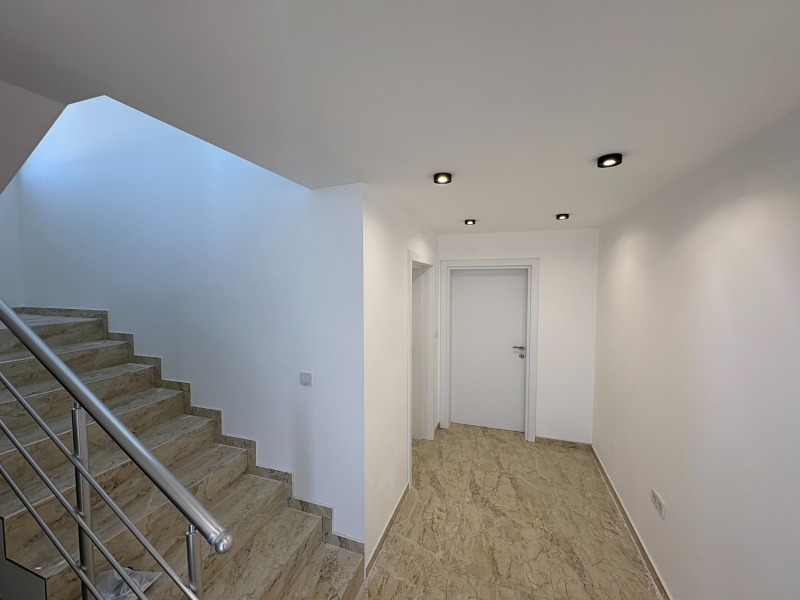 Продава КЪЩА, с. Хан Крум, област Шумен