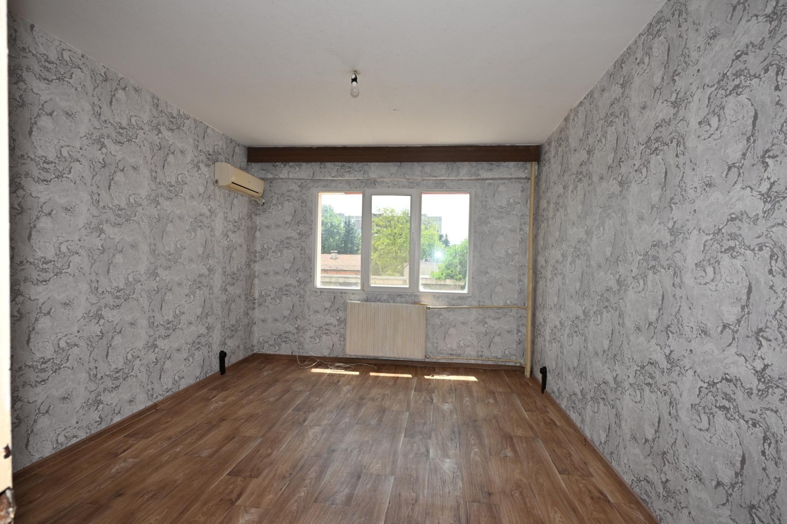 Продава 1-СТАЕН, гр. Перник, Изток, снимка 2 - Апартаменти - 55090748